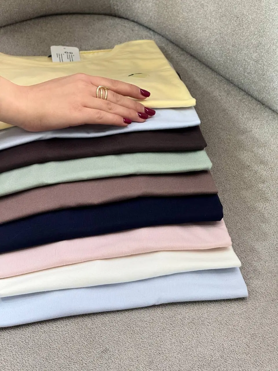 تیشرت زنانه گلدوزی آیسو آبنبات